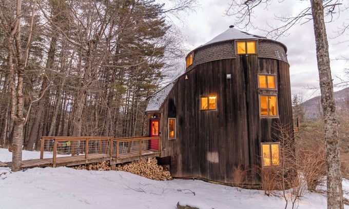 Willow Ski Chalet | Inviting Silo with Breathtaking Mountain Sunset Views