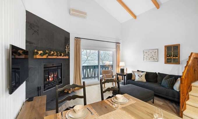 Mont-Tremblant Condo | Charming Condo with Scenic Views of Mont-Tremblant