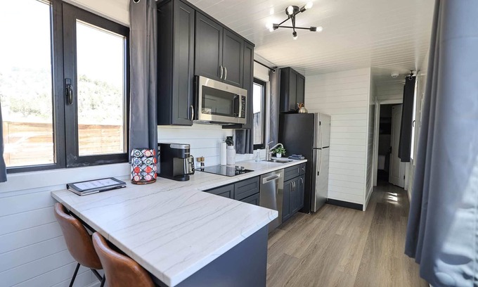 Orderville Apartment | Relax at The Farm House Container Near East Zion
