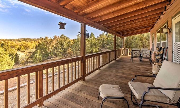 San Cristobal Cabin | Inviting Ski Cabin with Deck & Spa Near Taos Ski Valley