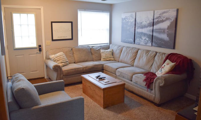 Ellicottville Condo | Inviting Ski Condo Near Resorts with Pet-Friendly Amenities