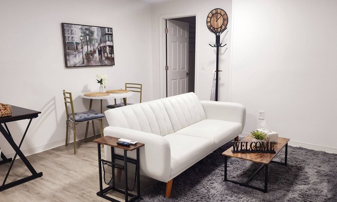 Niagara Falls Apartment | Cozy One Bedroom Getaway with Spa and Hot Tub Access