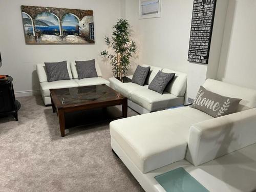 Brampton Villa | Comfortable 2-Bedroom Basement Apartment with Kitchenette