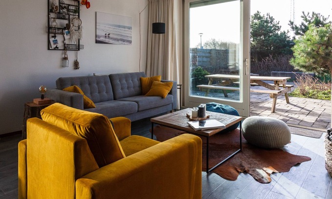Callantsoog Apartment | Cozy Apartment with Garden and Ocean View, Rated 9.8/10