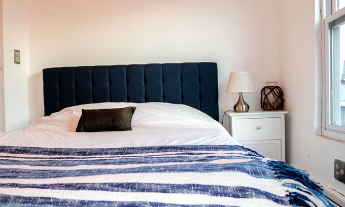 Gowanus Apartment | Inviting Duplex Retreat with Patio for Families