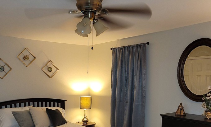 Harlandale Apartment | Relaxing Family Getaway with Kitchen Amenities Awaits