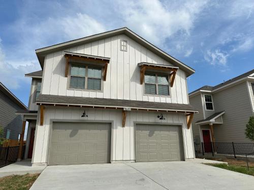 San Antonio House | Family-Friendly Retreat Near Lackland & Seaworld, San Antonio