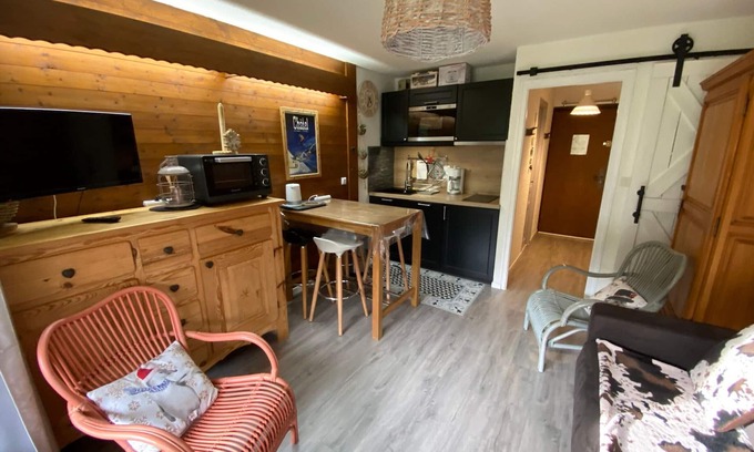 La Chapelle-d'Abondance Apartment | Cozy Studio in La Chapelle-d'Abondance for 4 Guests