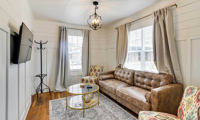 Starkville Apartment | Charming Starkville Apartment: Steps from Main Street!