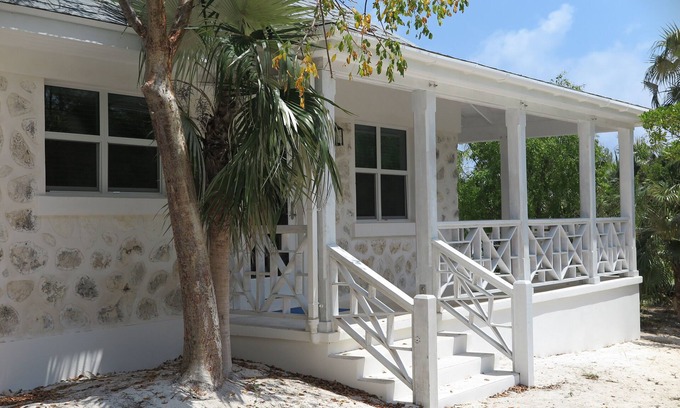 Double Bay Cottage | Idyllic Stone Studio Cottage on Private Pink Sand Beach