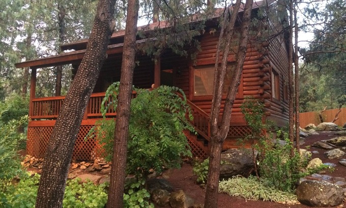 Whispering Pines Cabin | Charming Streamfront Cabin with Breakfast in the Pines