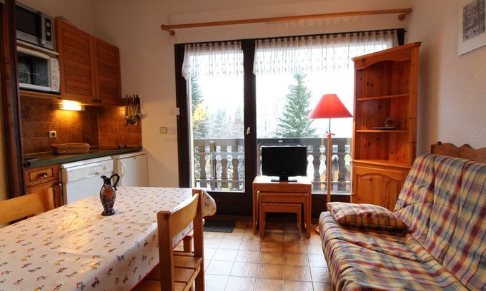Les Carroz-d'Araches Apartment | Perfect Getaway: Studio Les Carroz d'Araches for 4 Guests