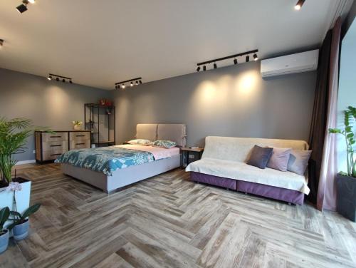Solomjanskyj Apartment | Cozy Apartment Near Tower Business Center & Oasis Concert Hall