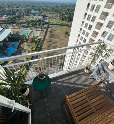 Tagaytay Apartment | Cozy Studio 5 Mins to Sky Ranch with Pool & View