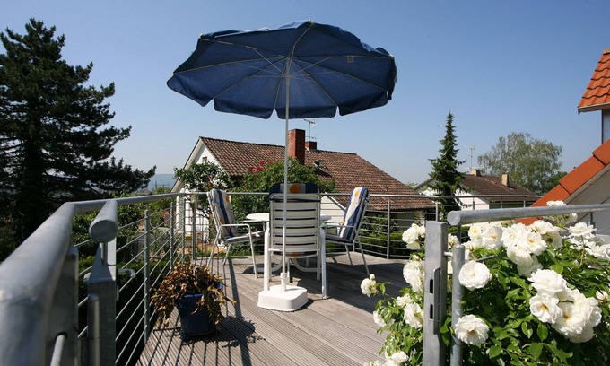 Radolfzell am Bodensee Apartment | Charming Oceanfront Studio "Ingrid Heyes" with Wi-Fi & Terrace