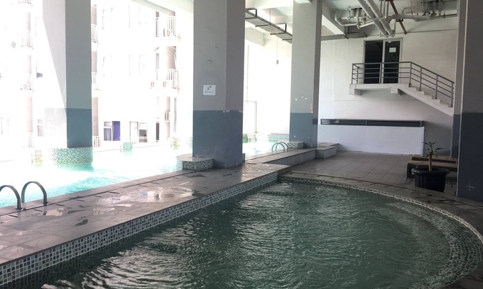 Cileunyi Apartment | Inviting Studio Apartment Near Harvard with Pool Access