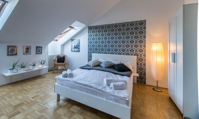 Favoriten House | Inviting Studio Steps from Central Station & Metro Access
