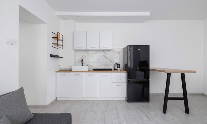 Chorzow Apartment | Inviting Studio Chorzow with Kitchen & Breakfast Included