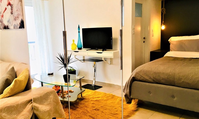 Palaio Faliro Apartment | Cozy Studio with Ocean View Near Seaside & City Center