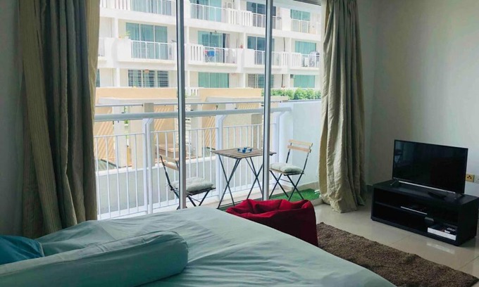Damansara Perdana Apartment | Inviting Studio Condo Steps from The Curve & IKEA Damansara