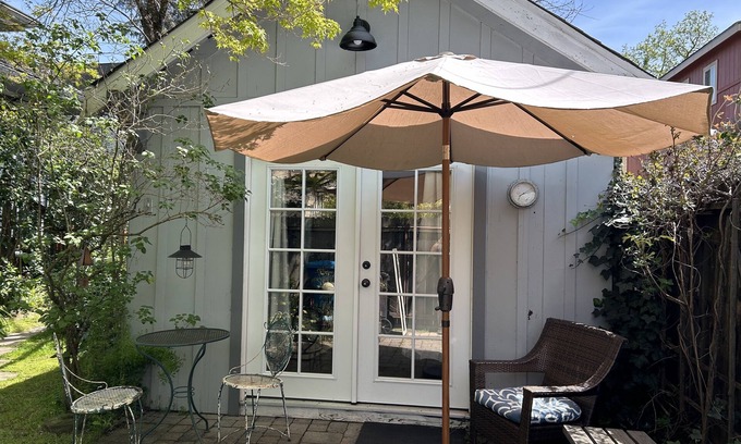 Petaluma Apartment | Pet-Friendly Studio Guesthouse in Historic Petaluma