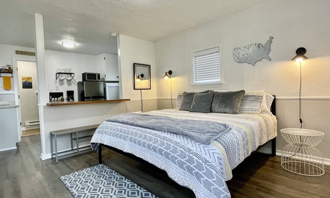 Twin Falls House | Inviting Studio Guest Cottage in Twin Falls - Pet Friendly!