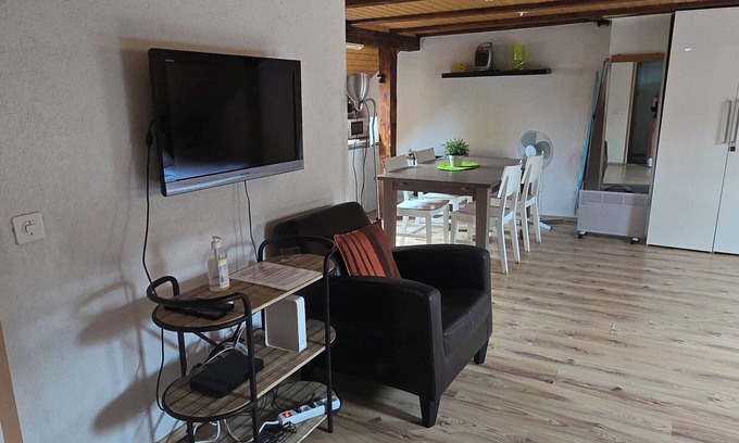 Enge Apartment | Charming Studio for 3 with Rooftop Terrace & Spa Access