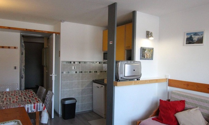 Bergers Apartment | Comfortable Apartment Huez: Studio for 5 with Spa & Kitchen
