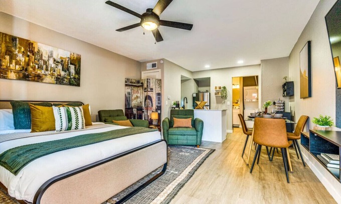 Allandale Apartment | Pet-Friendly Studio Near Downtown with Breakfast Included