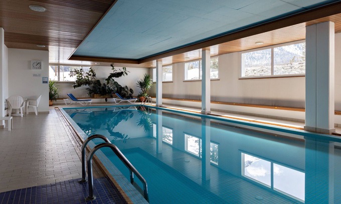 Champfer Apartment | Charming Studio Retreat in Champfèr/St. Moritz with Pool