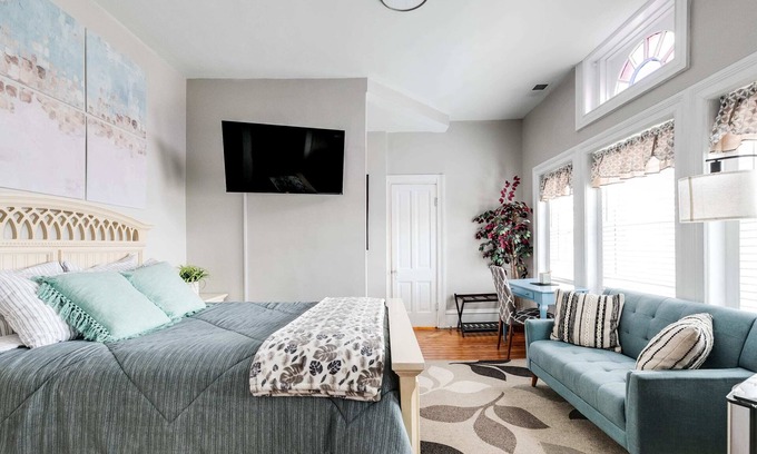 Fan District Condo | Central G7 Studio: Pet Friendly & 10/10 Guest Rated