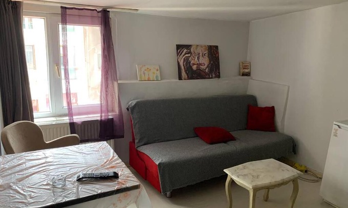 Rasimpasa Apartment | Charming Studio Retreat in Central Kadıkoy Awaits You