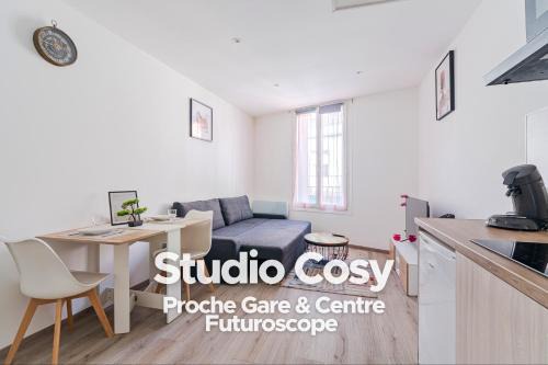 Chatellerault Apartment | Cozy Studio - Near Train Station & Center - Futuroscope 4