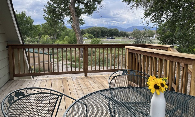 Arvada Apartment | Delightful Studio on Ranch with Breathtaking Mountain Views