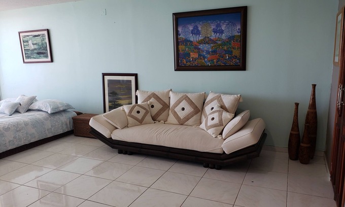 Cabezas Apartment | Comfortable Studio Steps from Water and Minutes to Beach