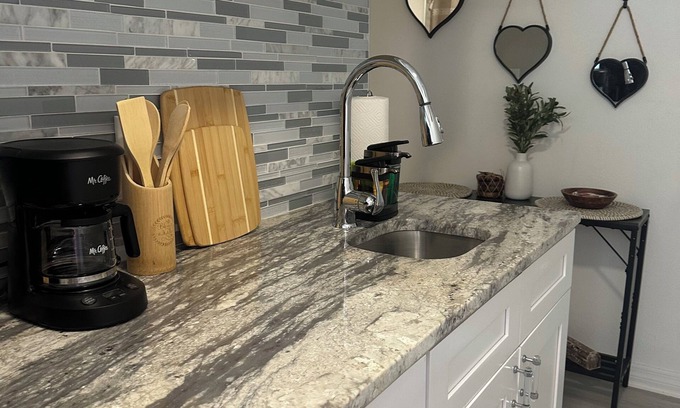 Lake Magdalene Apartment | Cozy studio Tiny Nests in Tampa with WiFi, AC Family friendly-.Pet-Friendly