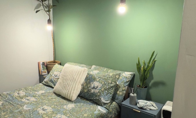 Cambridge Apartment | Tranquil STUDIO with Kitchen & Kids Amenities - 10/10 Rating