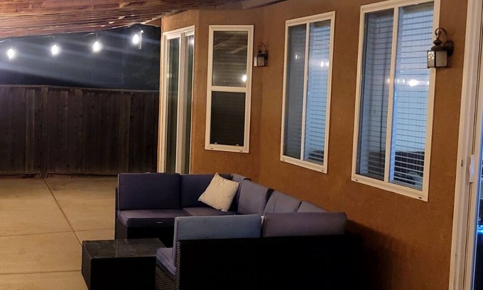 Roosevelt Apartment | Cozy studio with WiFi and AC in welcoming Fresno
