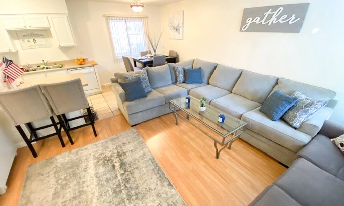 Lake Havasu City Condo | Stylish Condo with Pool & Spa in Prime Location