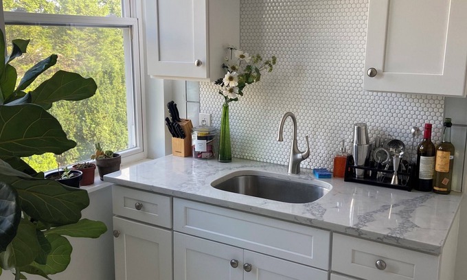 North Side Apartment | Idyllic Suburban Retreat 30 Minutes from Manhattan