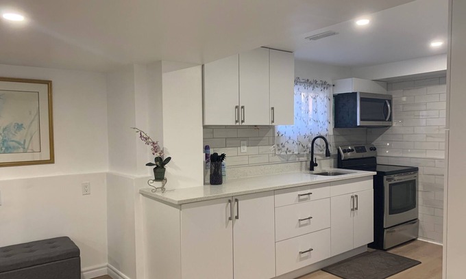 Ajax Apartment | Cozy Suite-Close to Pickering Casino Resort, dog parks, and waterfront Trail