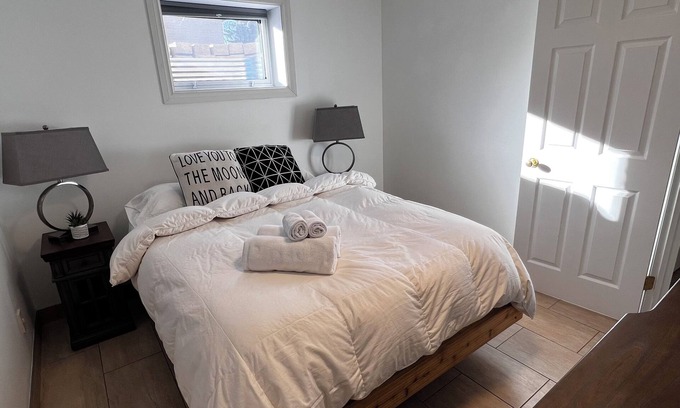 Northwest Calgary Apartment | Charming Suite Near Nose Hill Park with Pet-Friendly Perks