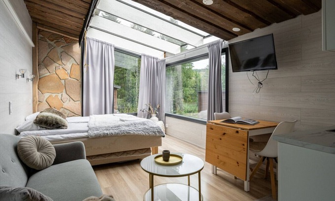 Jamsa Cabin | Cozy Suite on Himosranta with Lake Views & Hot Tub