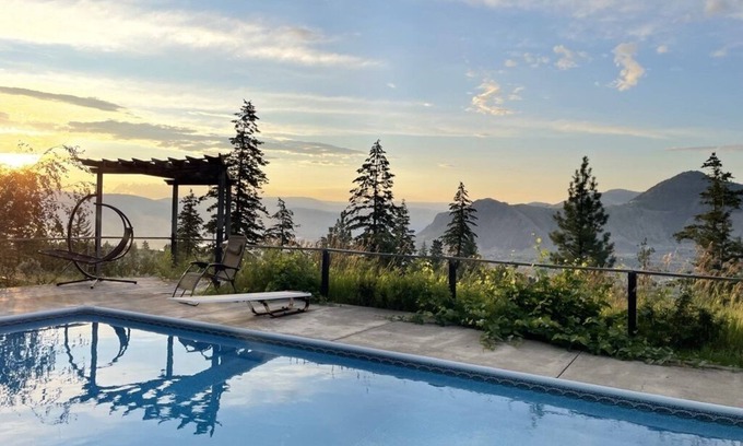 Kamloops Apartment | Inviting Suite with Ocean Views, Hot Tub & Pool Access
