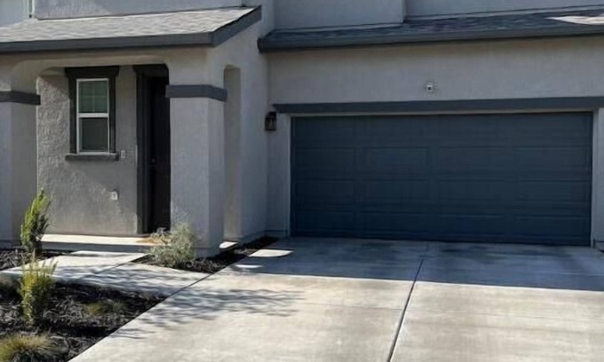 Visalia House | Inviting Suites with Spa and Hot Tub in New House!