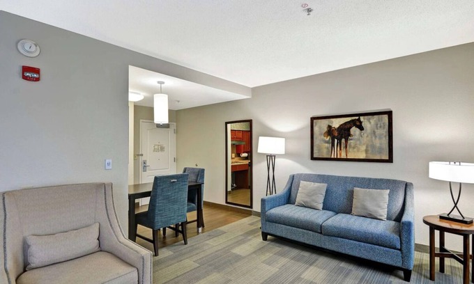 Lexington Hotel | Comfortable Suites near Fayette Mall with Free Breakfast