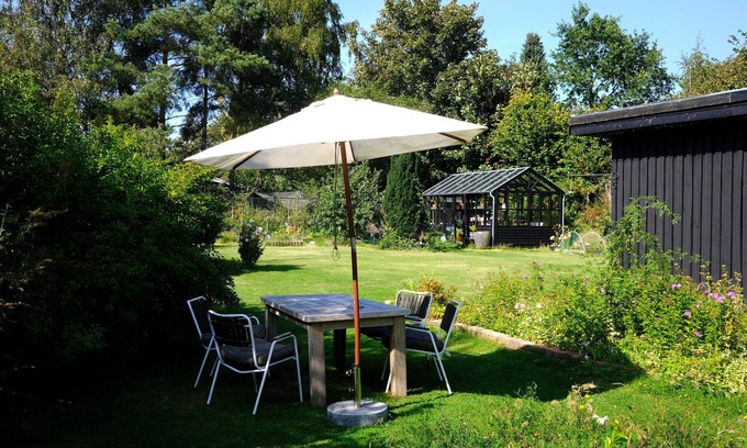Vejby Cottage | Cozy Summer Cottage with Orangery - close to Beach & Heatherhill