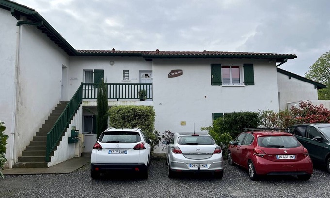 Cambo-les-Bains Apartment | Cozy Apartment in Cambo-les-Bains with Spa & Breakfast
