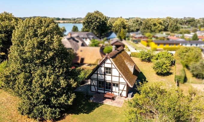 Klocksdorf House | Charming Lakeview House - Steps from Röggeliner Lake