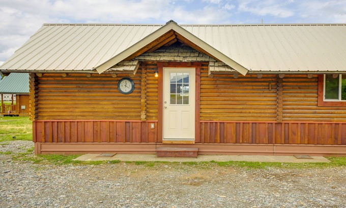 Thompson Falls Cabin | Inviting Thompson Falls Cabin with Scenic Mountain Views